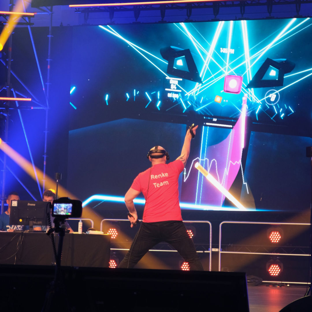Beat Saber auf der Bühne der Play Con